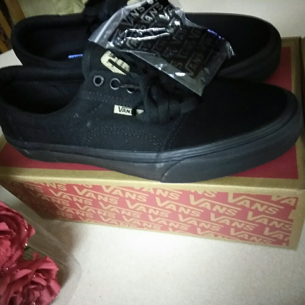 Black Vans NIB